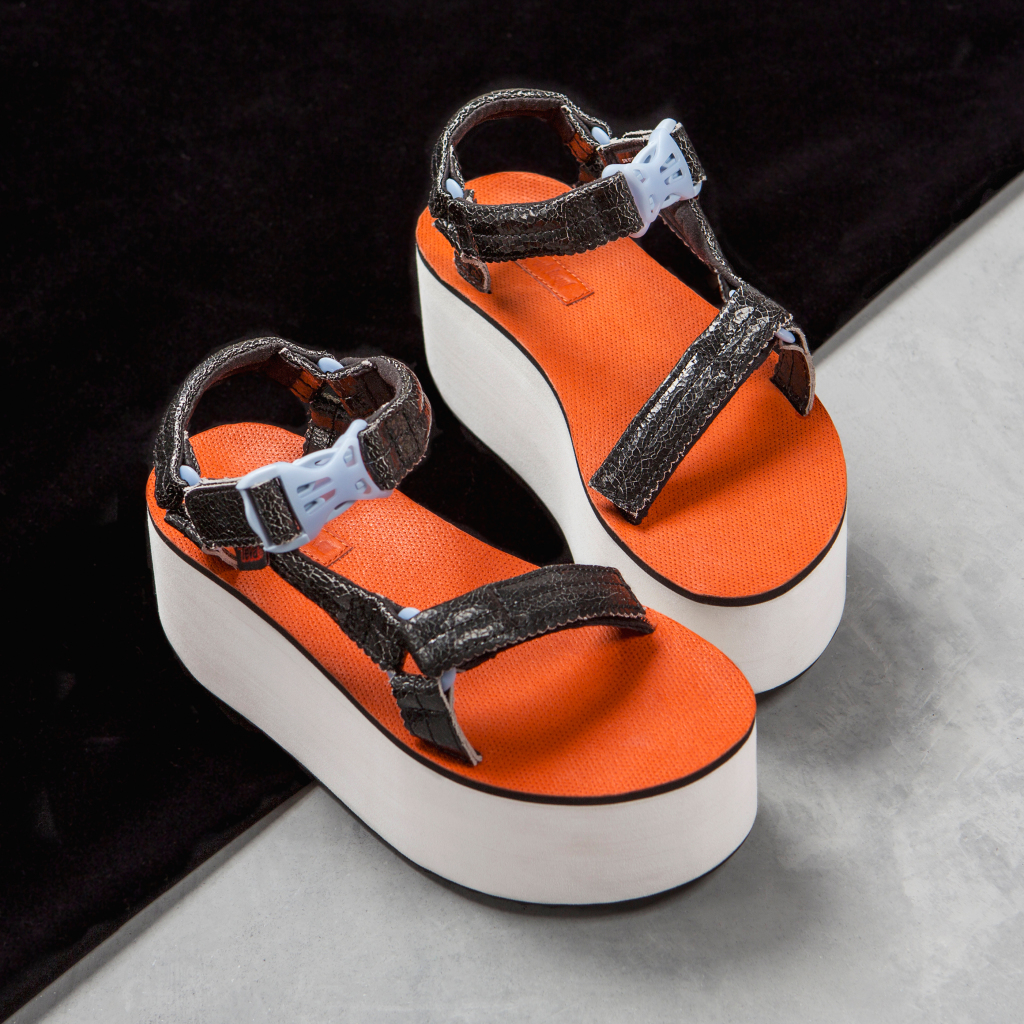 teva e nasty gal flatform