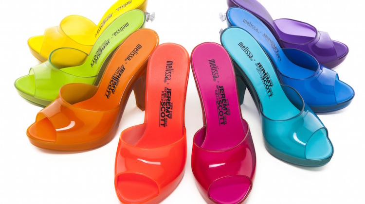 Melissa-Jeremy-Scott_Inflatable_Mule_03