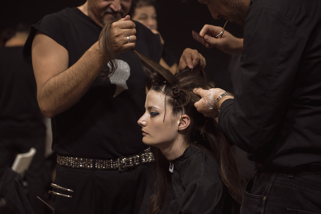 #MFW: Cristiano Burani BACKSTAGE WITH Schwartzkopf