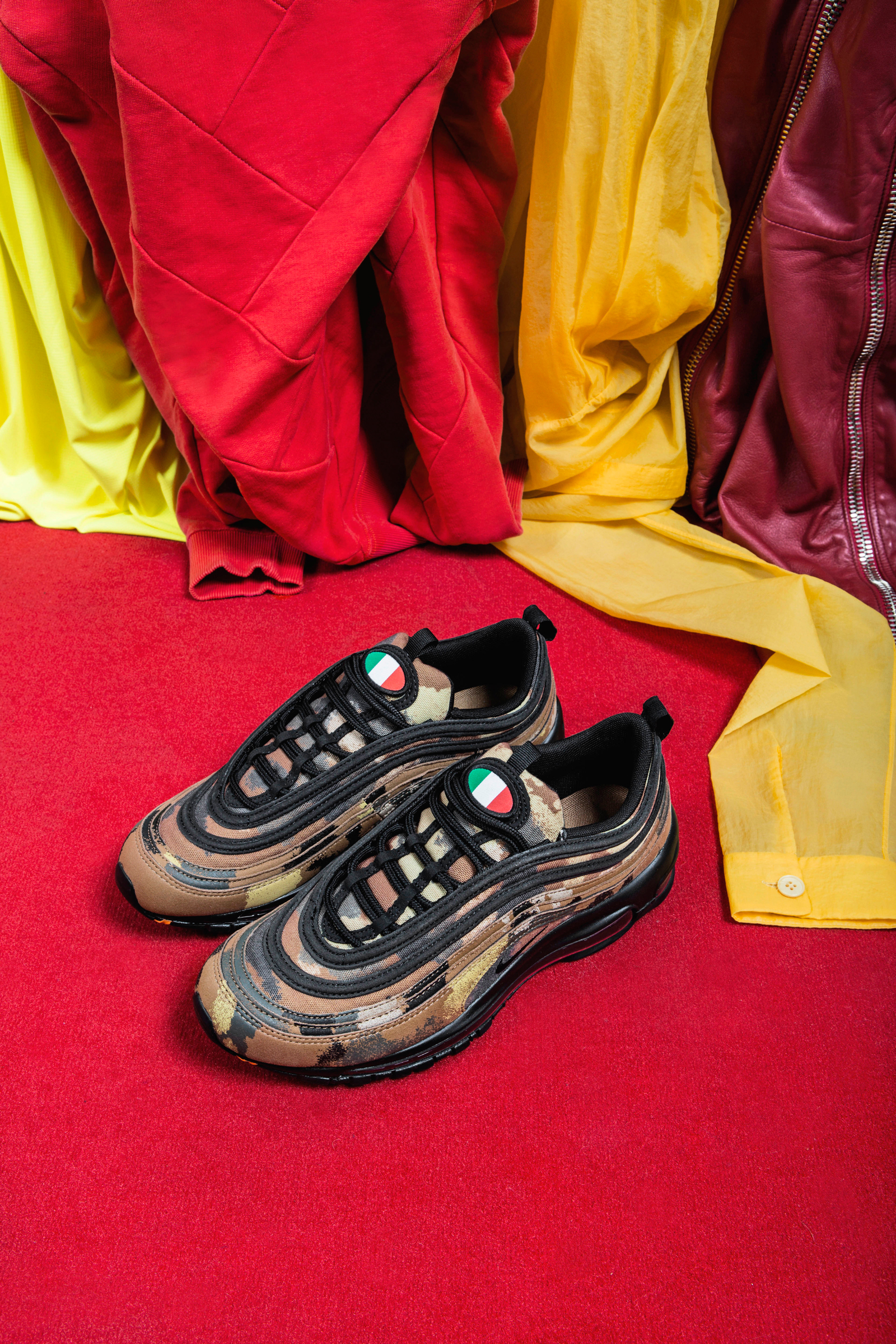 NikeAM97_CamoItalianFlag_UrbanCamo_Milan_FedericoSchwartz_Still